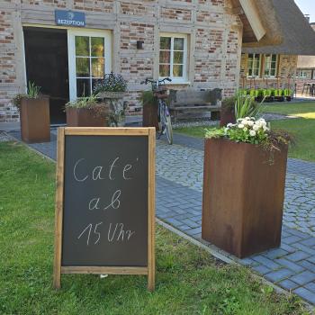 Werbeaufsteller aus Holz