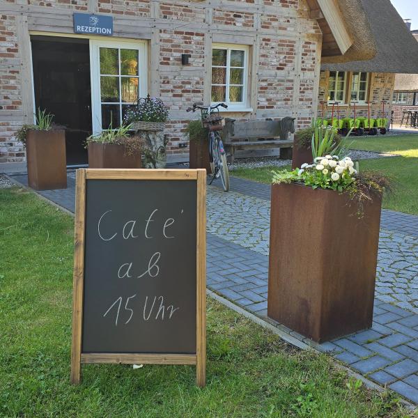 Werbeaufsteller aus Holz